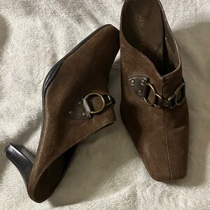 AEROSOLES Brown leather Heels with Buckle